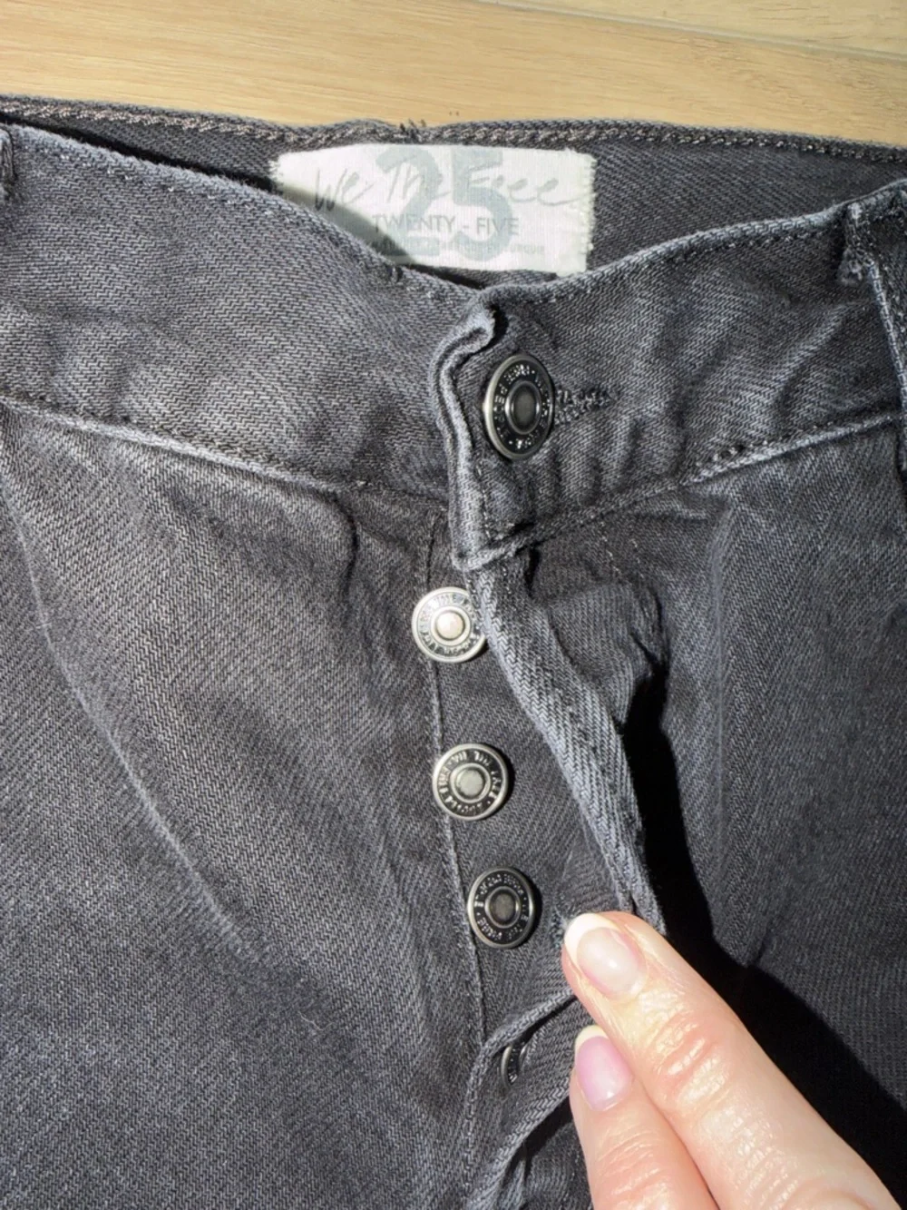 Free People "Maggie" mid-rise distressed straight-leg jeans in a black wash 25 - Picture 6 of 9